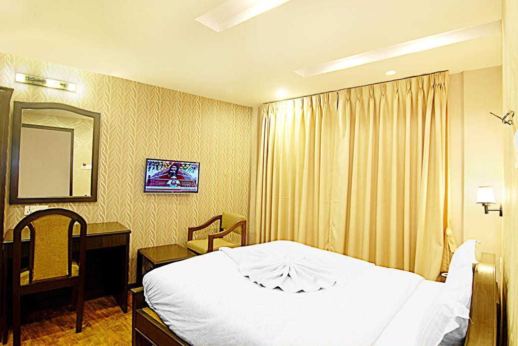 Kathmandu Grand Hotel Екстериор снимка