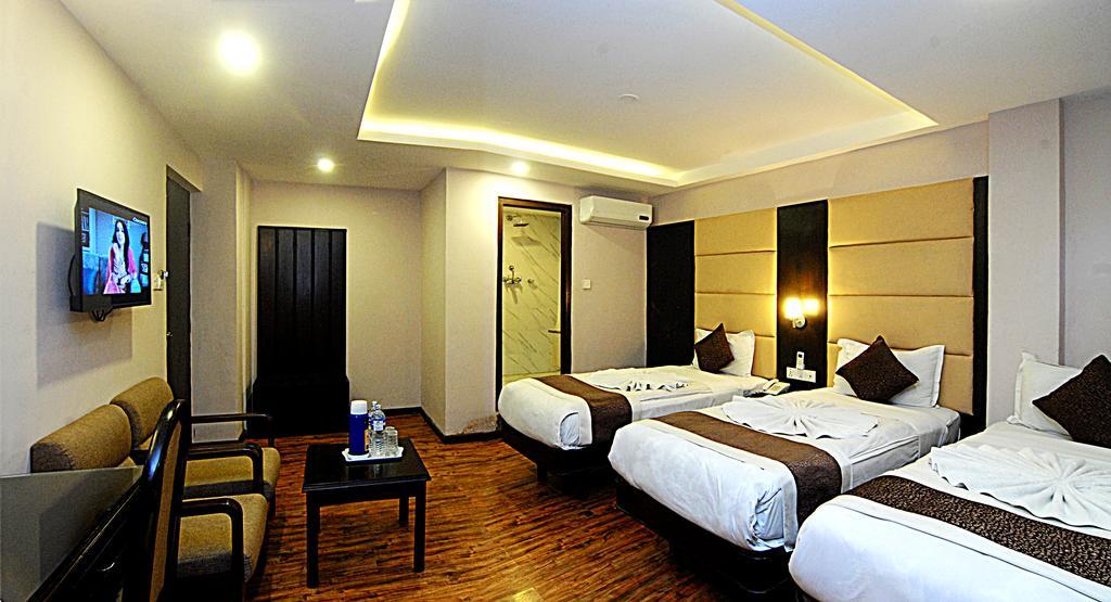 Kathmandu Grand Hotel Екстериор снимка