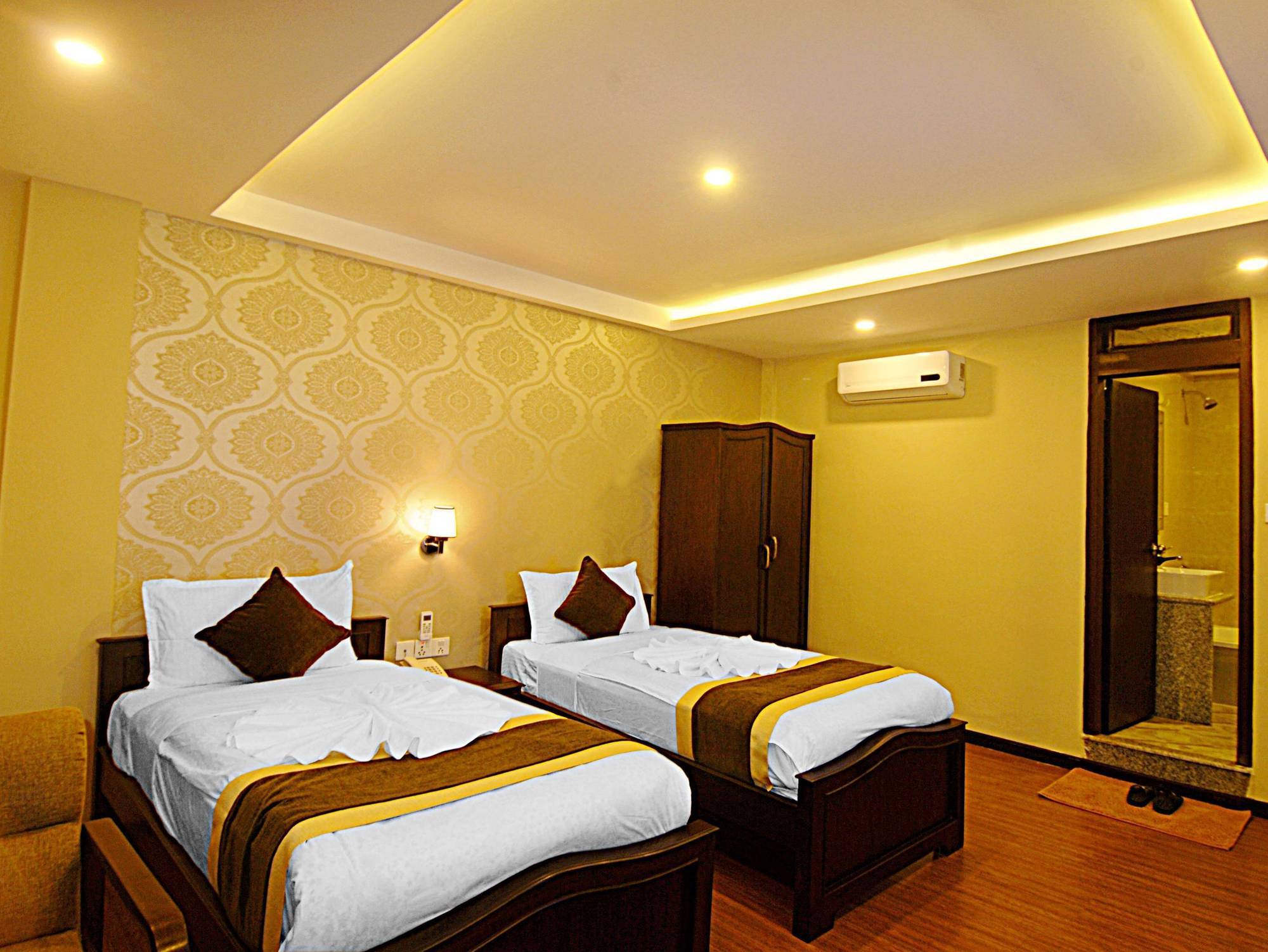 Kathmandu Grand Hotel Екстериор снимка