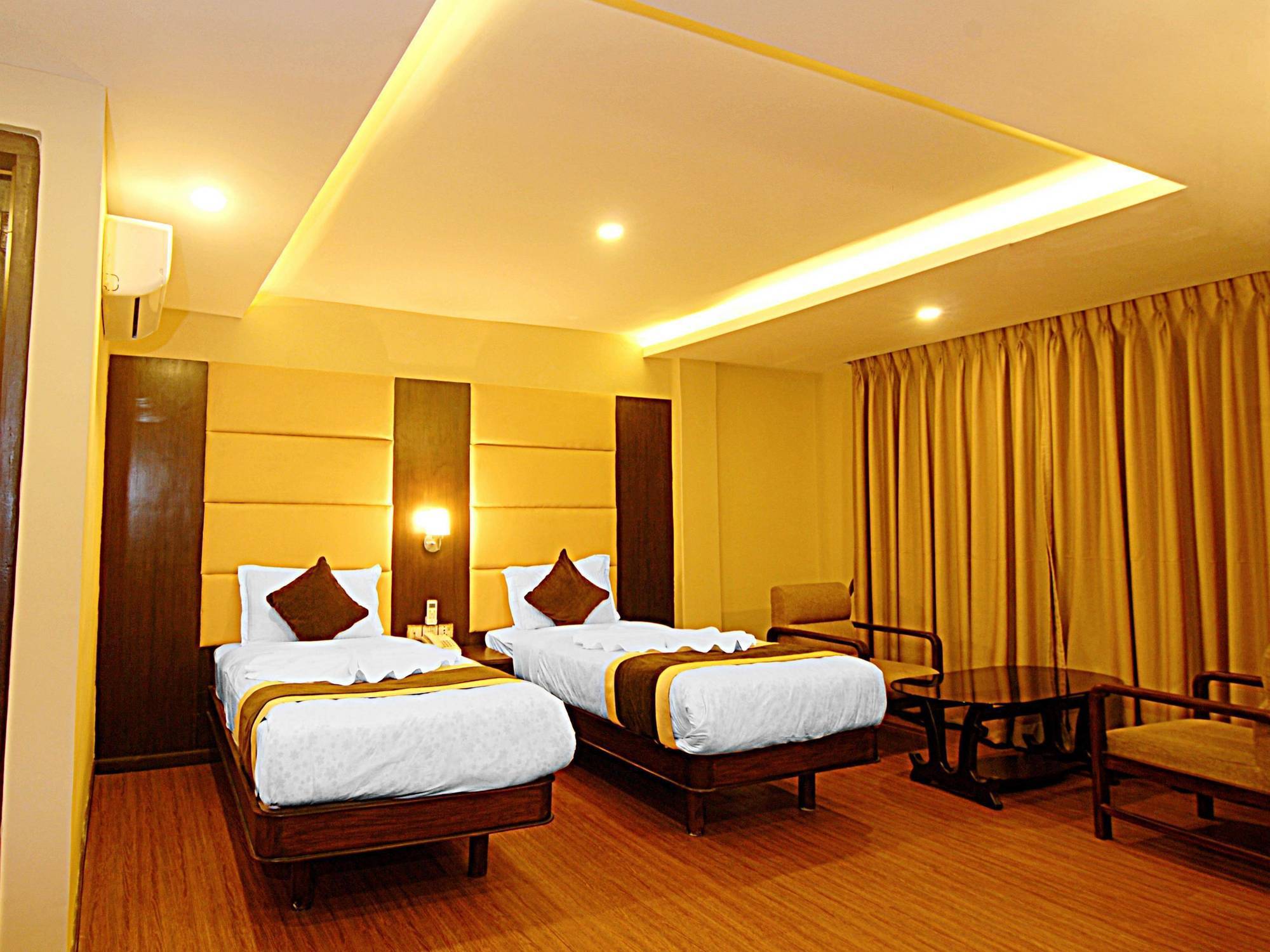 Kathmandu Grand Hotel Екстериор снимка