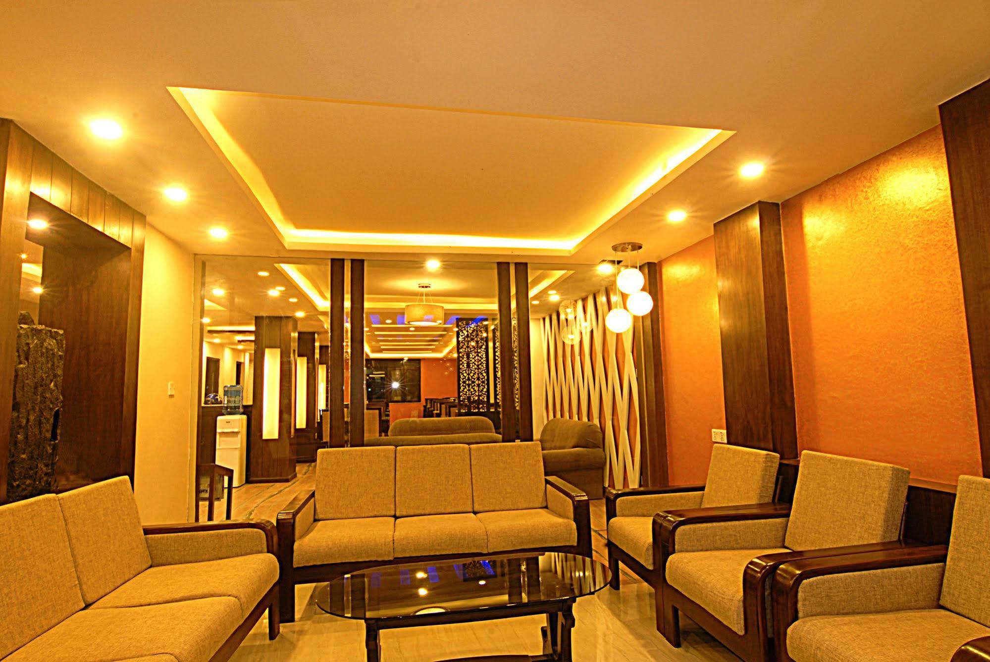 Kathmandu Grand Hotel Екстериор снимка