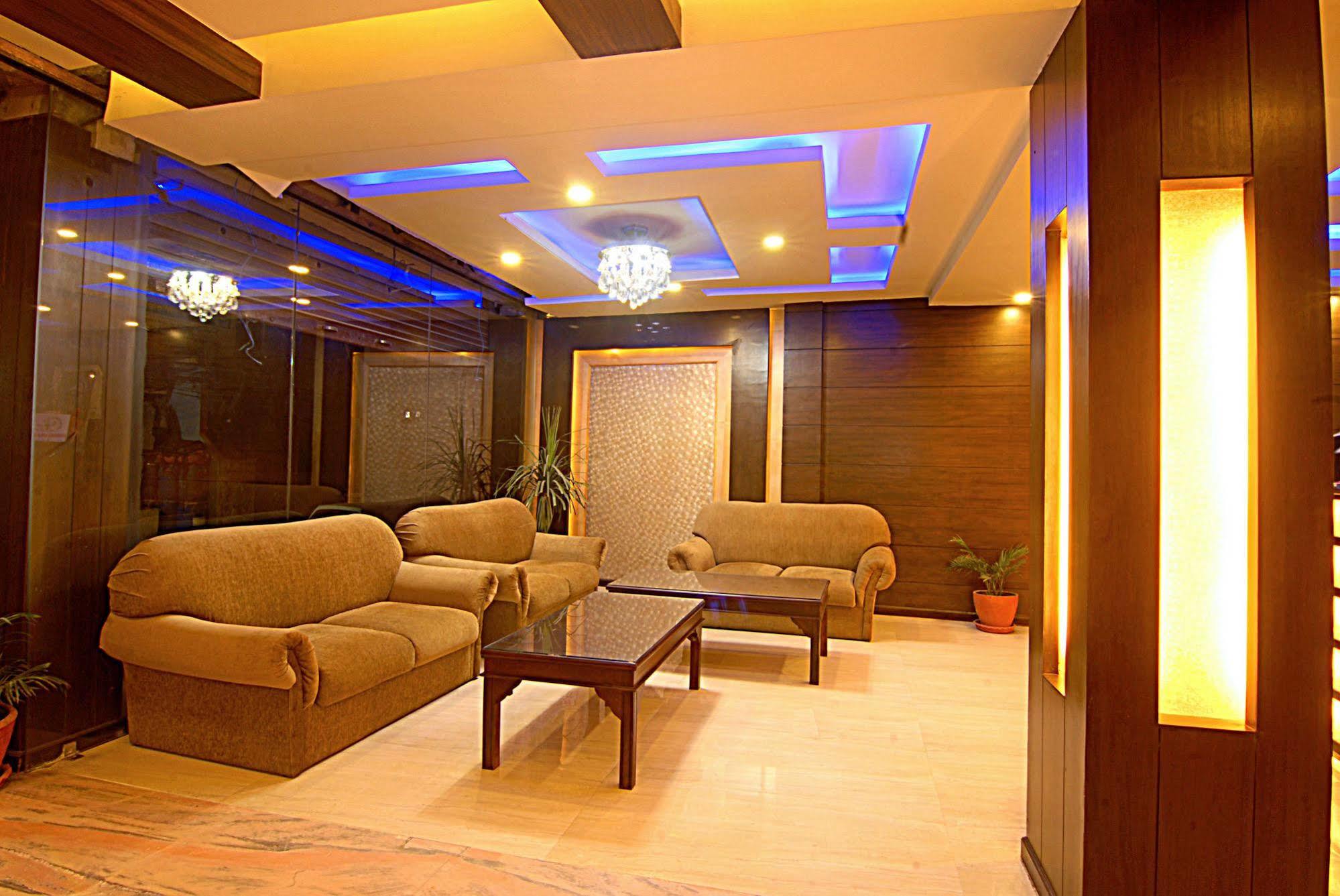 Kathmandu Grand Hotel Екстериор снимка