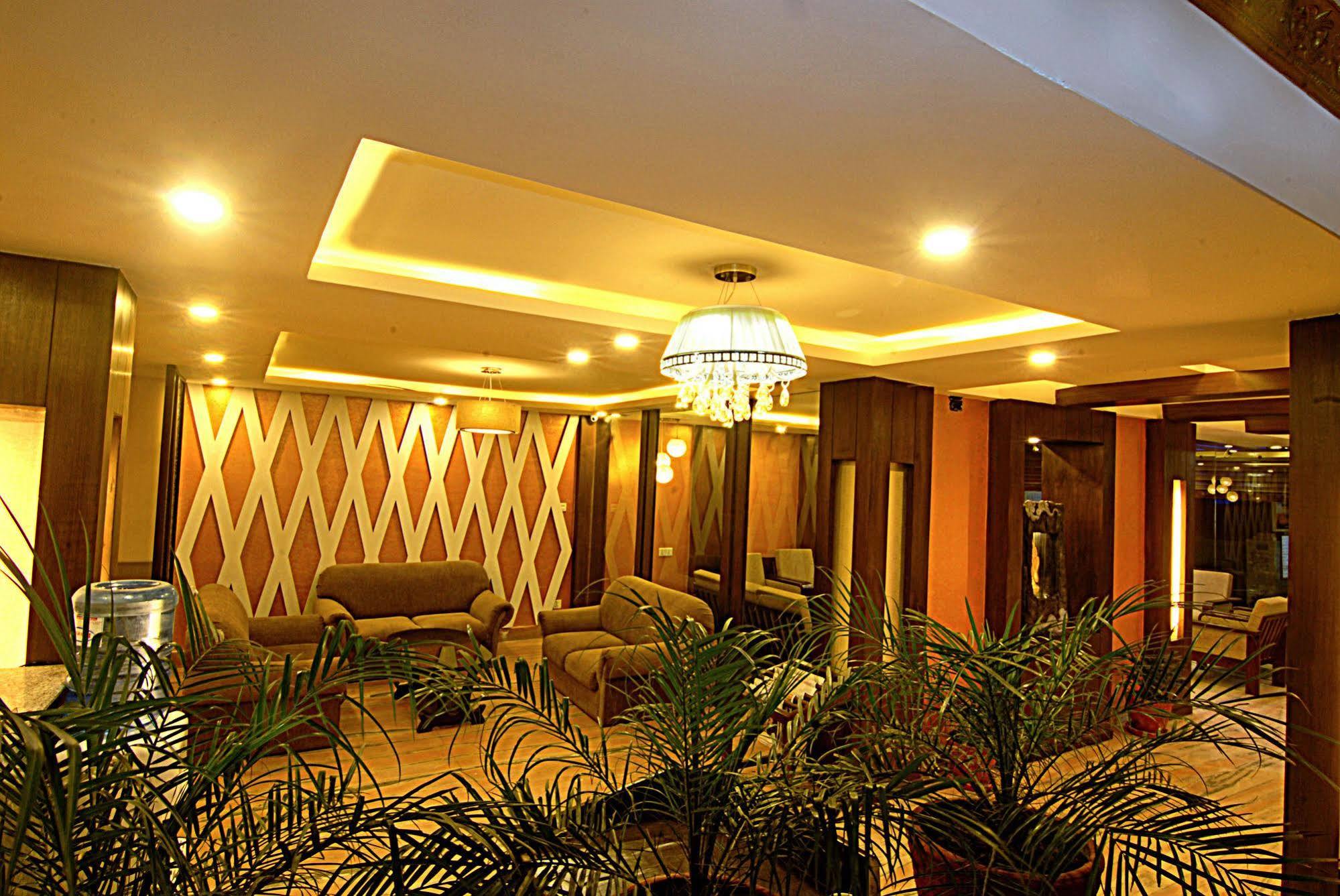 Kathmandu Grand Hotel Екстериор снимка