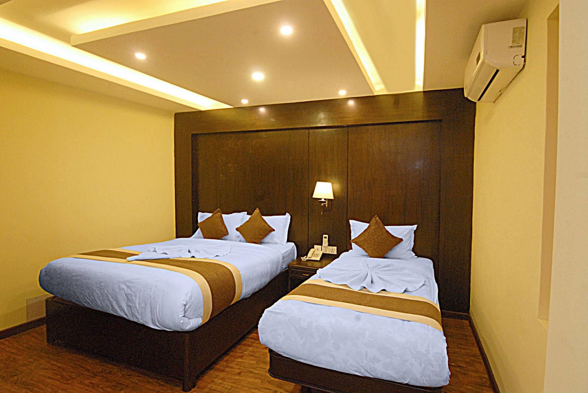 Kathmandu Grand Hotel Екстериор снимка