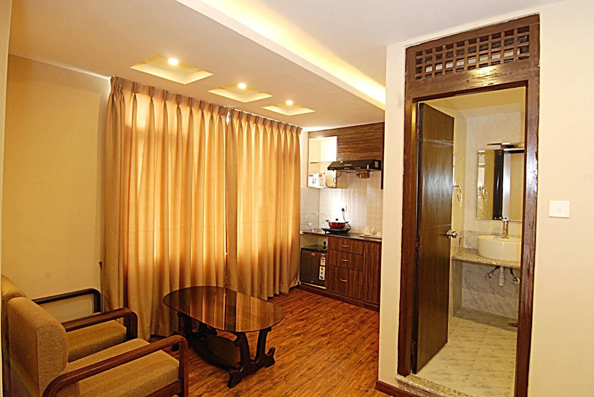 Kathmandu Grand Hotel Екстериор снимка