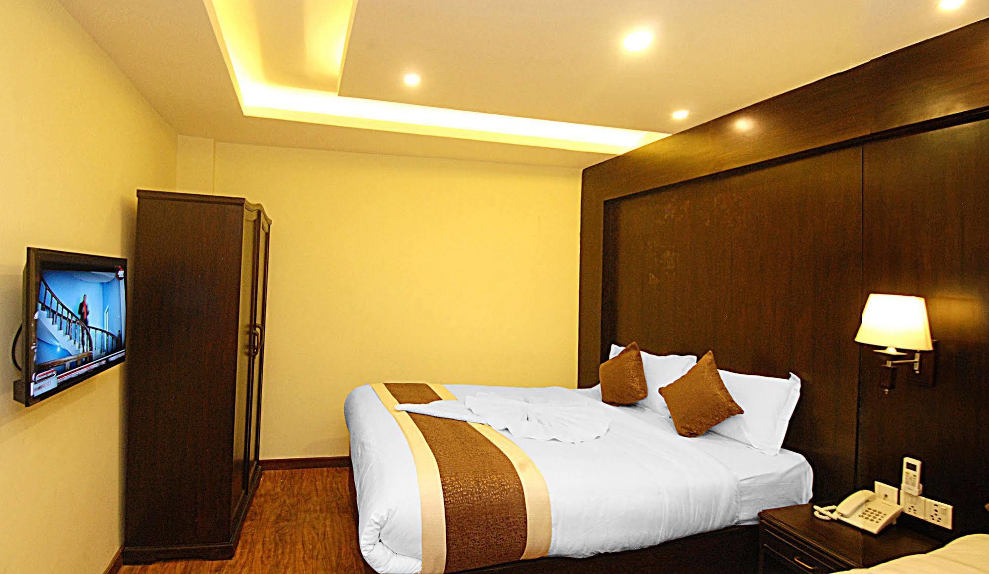 Kathmandu Grand Hotel Екстериор снимка